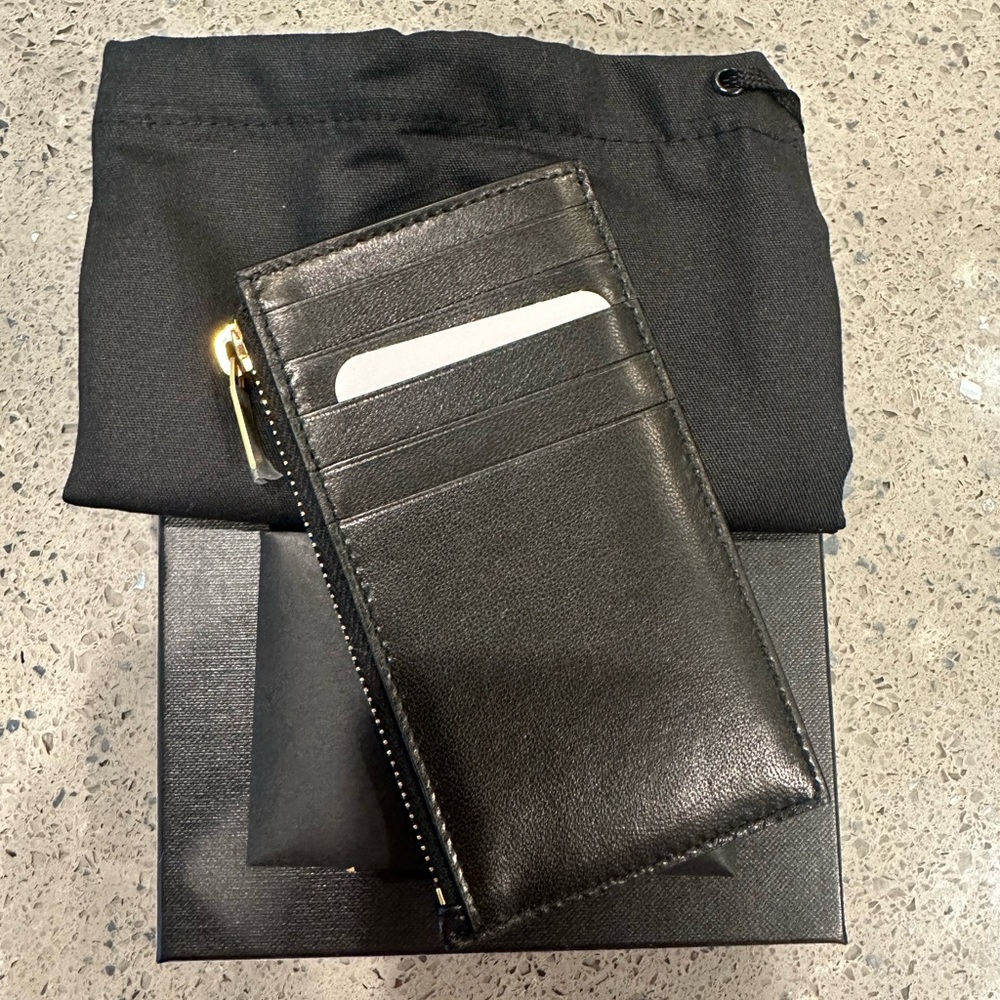 SAINT LAURENT CASSANDRE MATELASSÉ CARRÉ ZIPPED FRAGMENTS CARD CASE IN LAMBSKIN - Picture 8 of 9